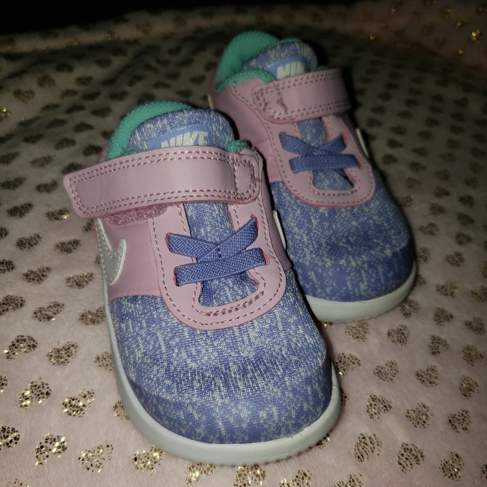 Nike 6C toddler Flex Contact in like new condition